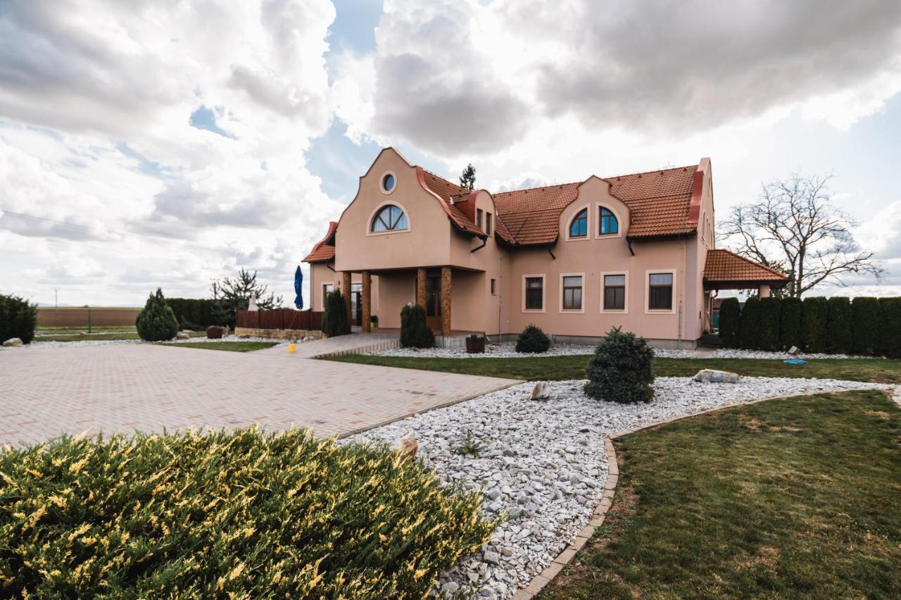 Motel Ard Sarovce Экстерьер фото