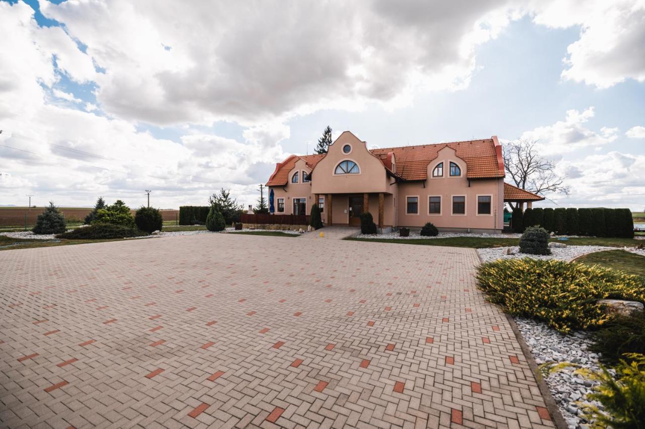Motel Ard Sarovce Экстерьер фото